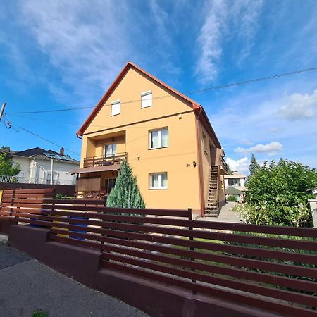 Katalin Apartmanhaz Miskolc Luaran gambar