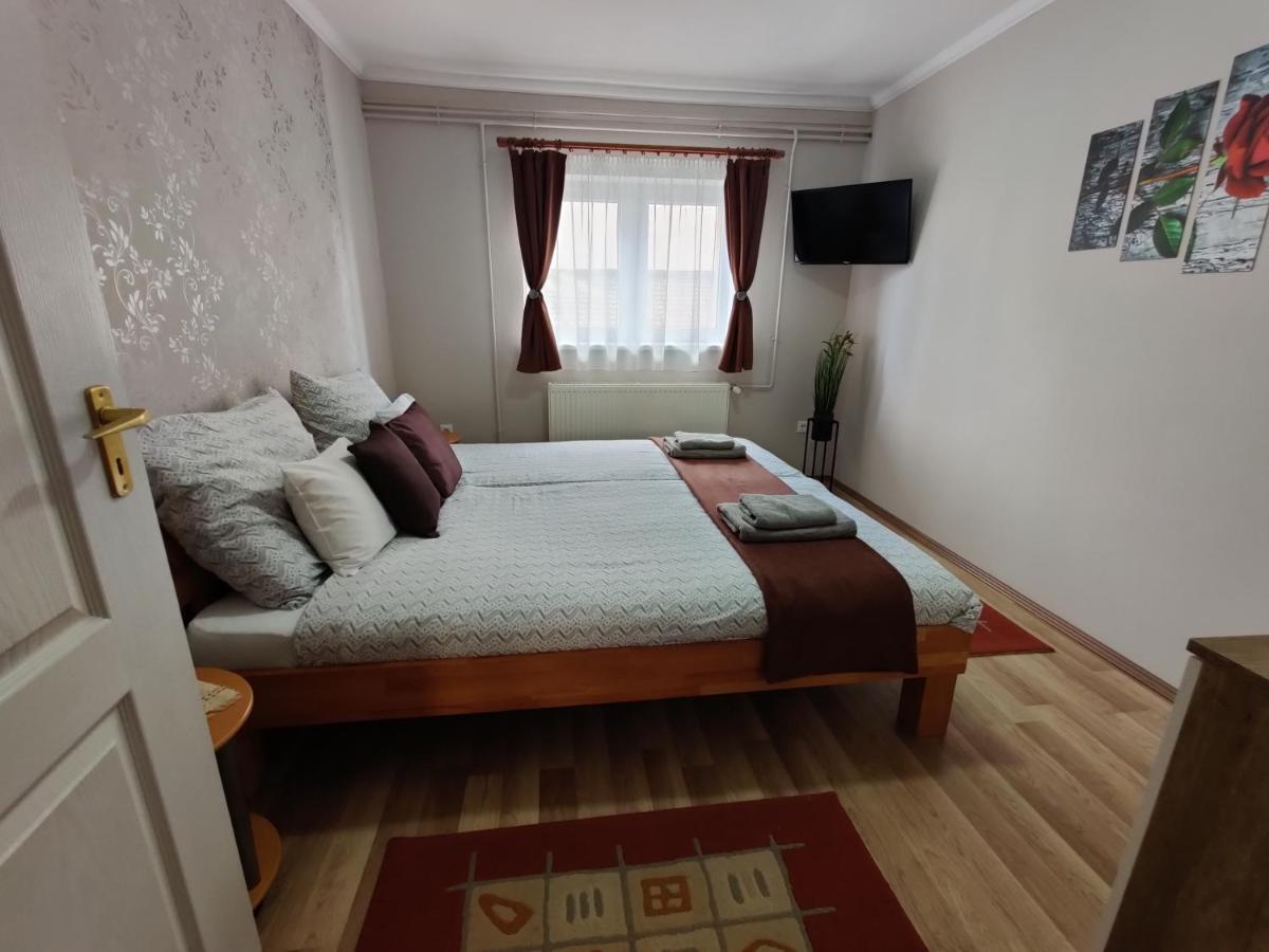Katalin Apartmanhaz Miskolc Luaran gambar