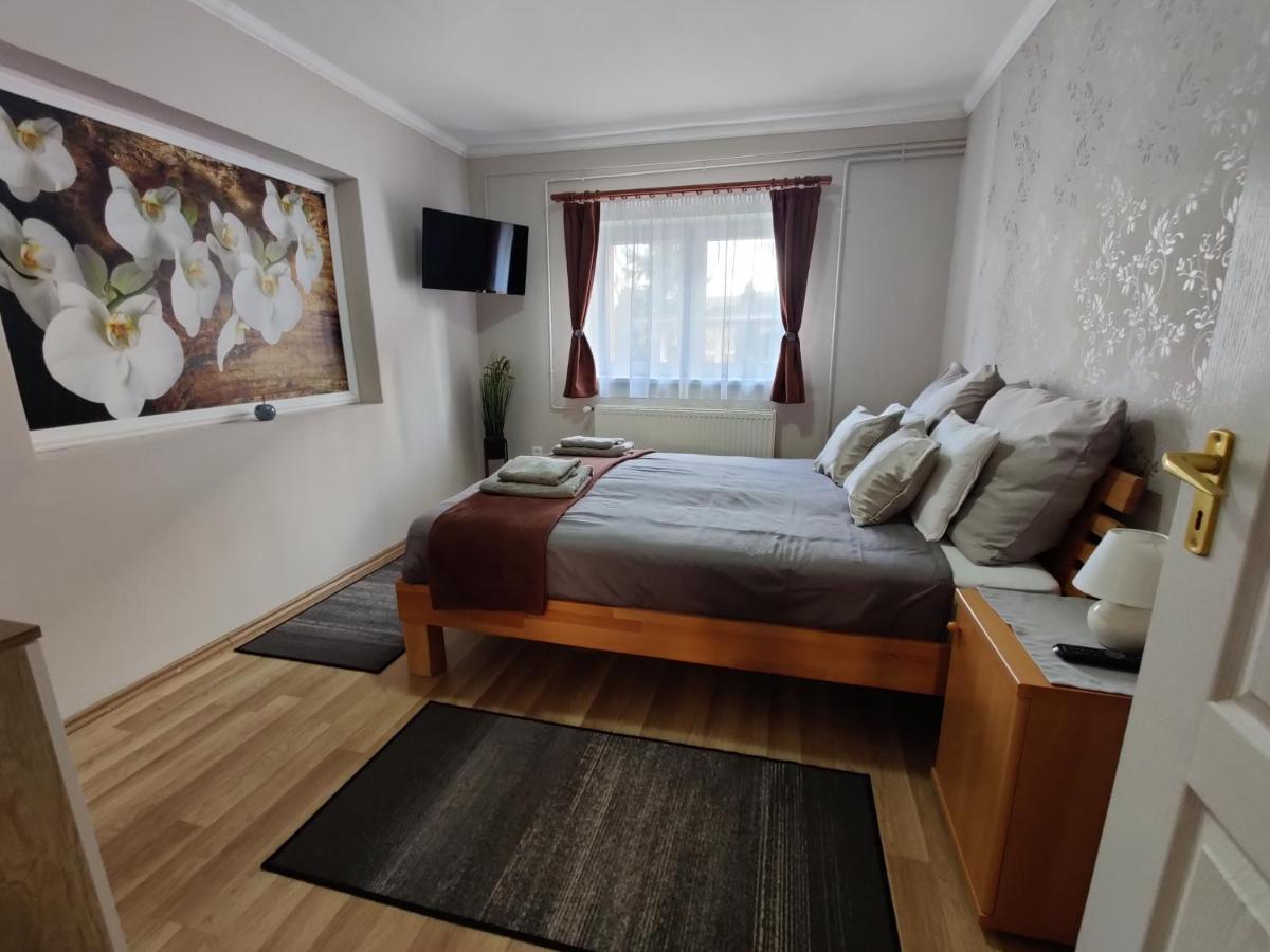 Katalin Apartmanhaz Miskolc Luaran gambar
