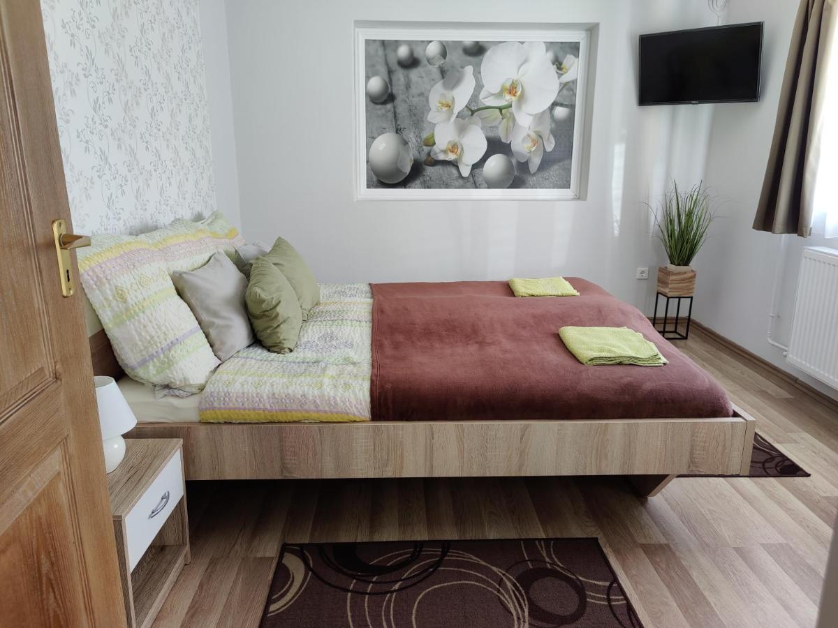 Katalin Apartmanhaz Miskolc Luaran gambar