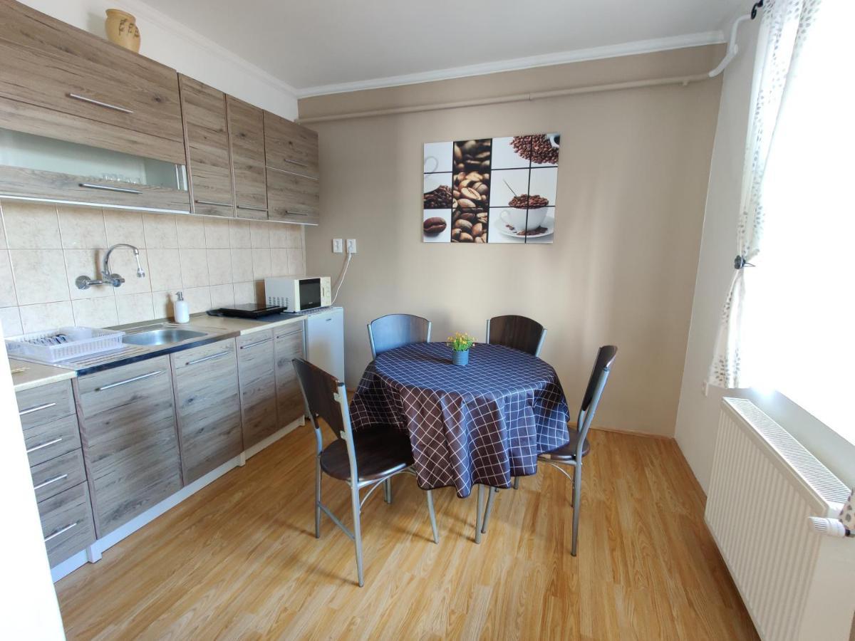 Katalin Apartmanhaz Miskolc Luaran gambar
