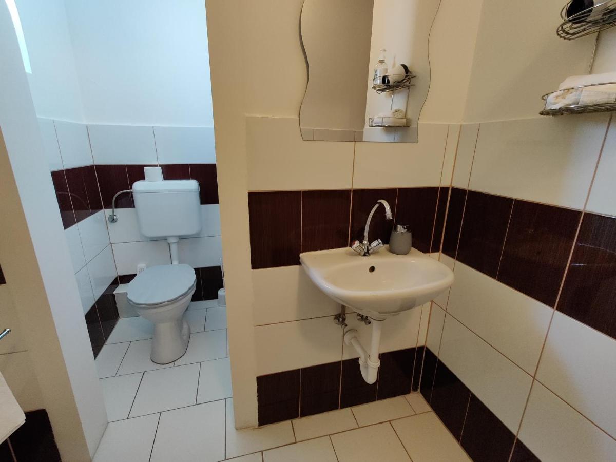 Katalin Apartmanhaz Miskolc Luaran gambar