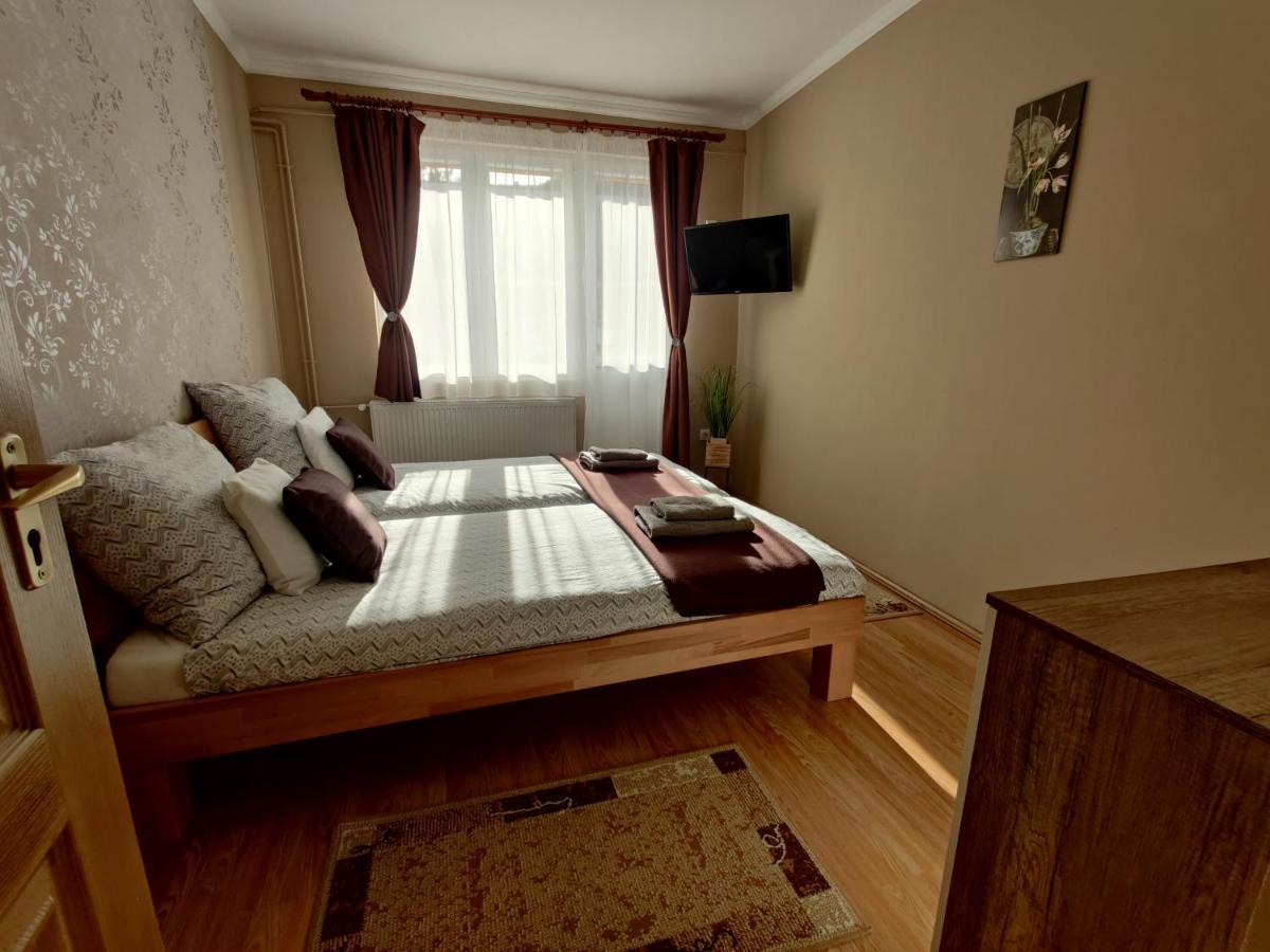 Katalin Apartmanhaz Miskolc Luaran gambar