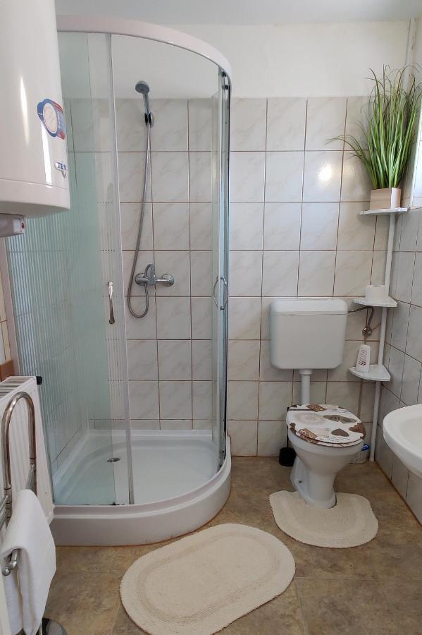 Katalin Apartmanhaz Miskolc Luaran gambar