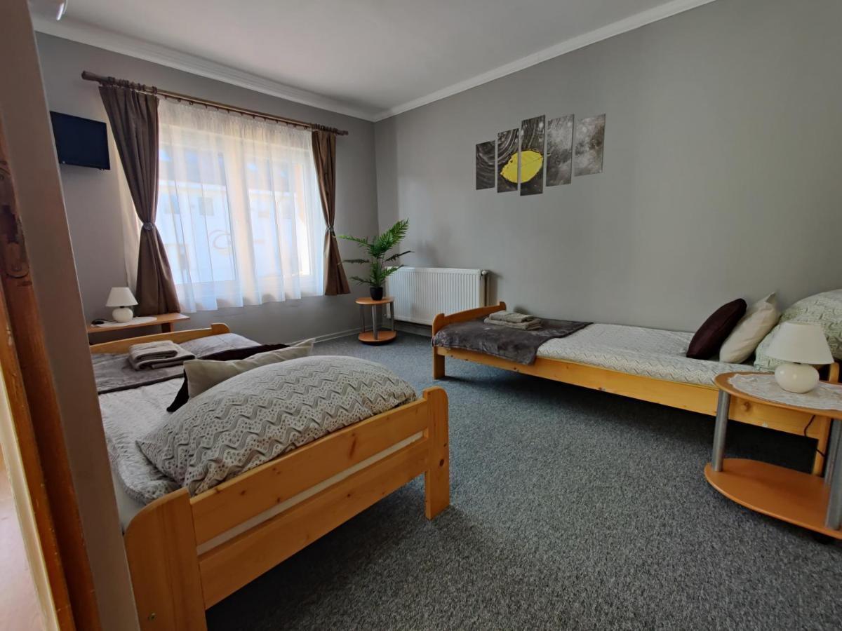 Katalin Apartmanhaz Miskolc Luaran gambar