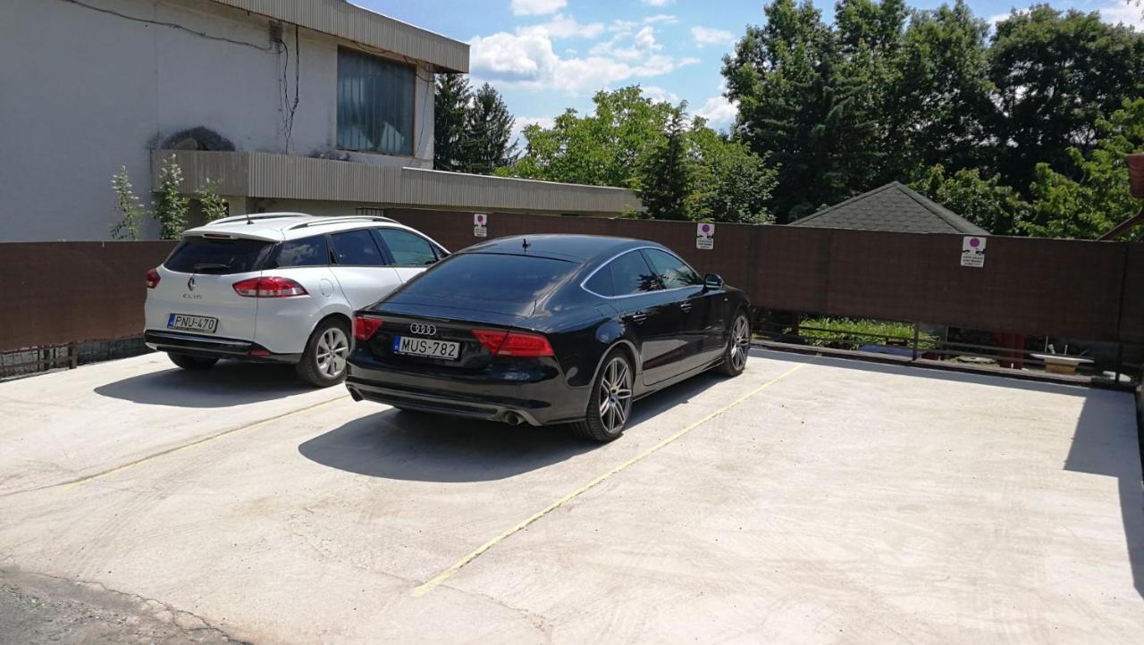 Katalin Apartmanhaz Miskolc Luaran gambar